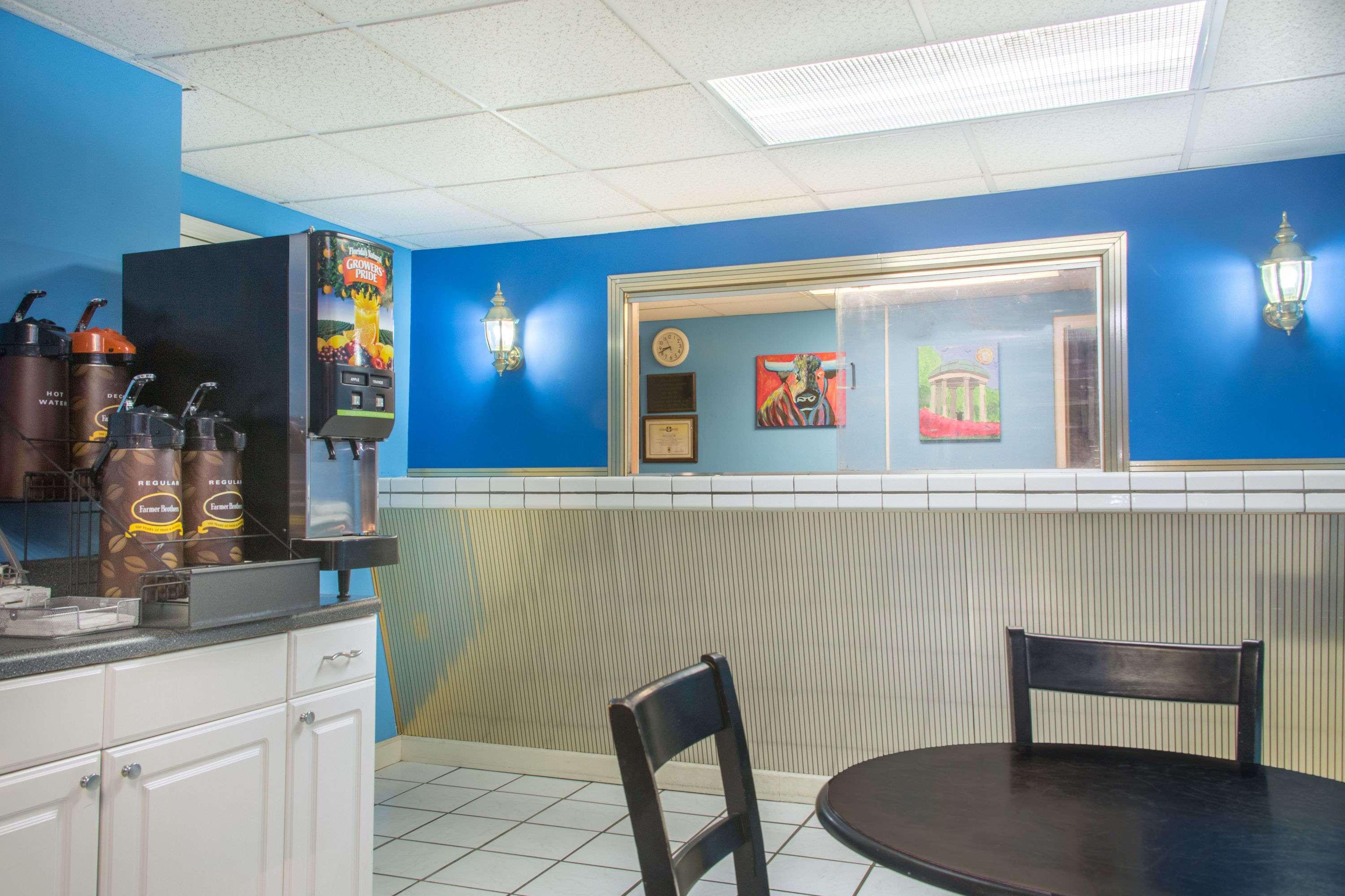 Super 8 By Wyndham Durham/University Area Nc Exterior foto